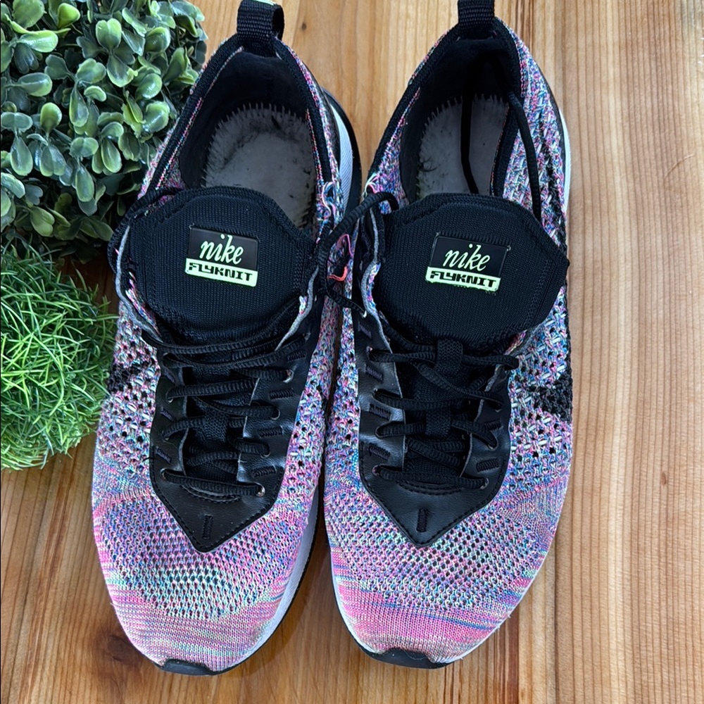 Nike Flyknit Sneakers in Multicolor and Black